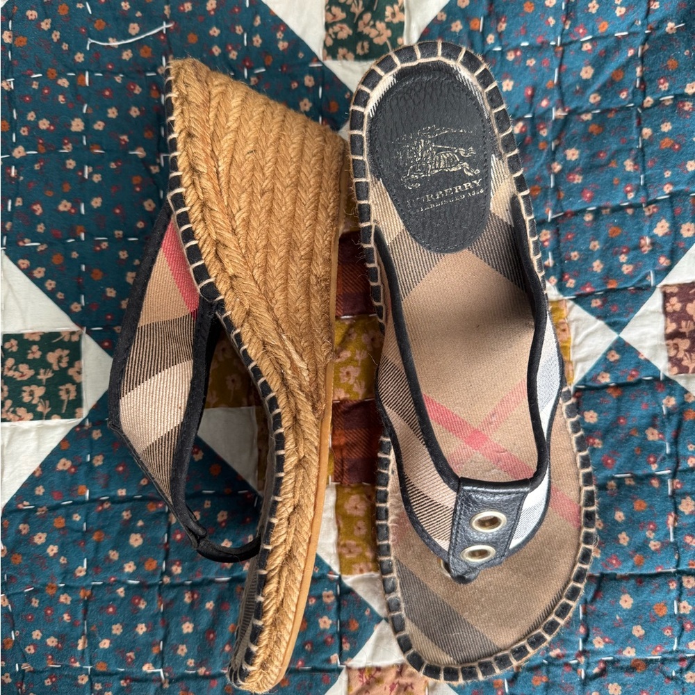 Burberry Women's Black and Tan Espadrilles Sandals - Picture 2 of 9